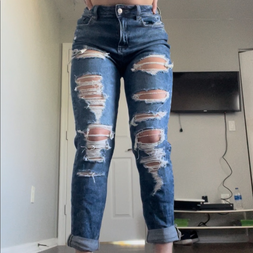 American eagle women’s ripped jeans